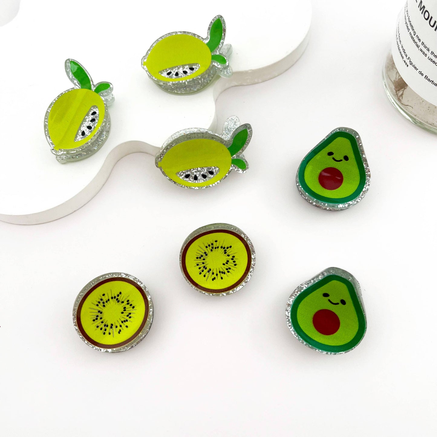 🍓 Mini Sparkly Fruit Hair Claw – Cute Glitter Clip ✨