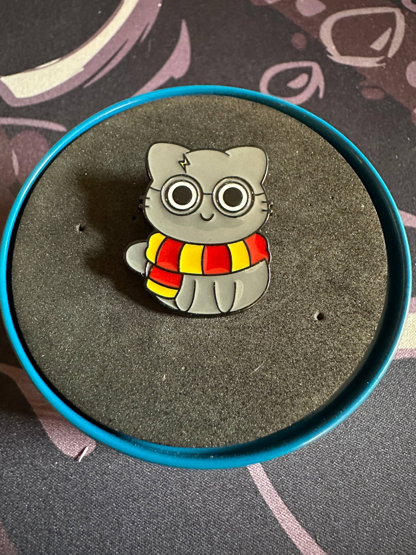 Gryffindor Cat Pin - Harry Potter - Wizard Cat